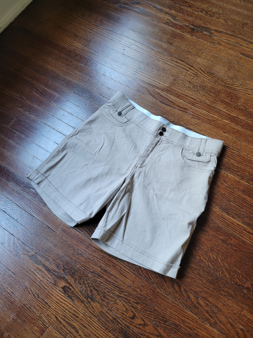 Lee Womens Walk Shorts Beige Stripe Stretch High Rise Comfort Waistband Size 8 M - Picture 4 of 17